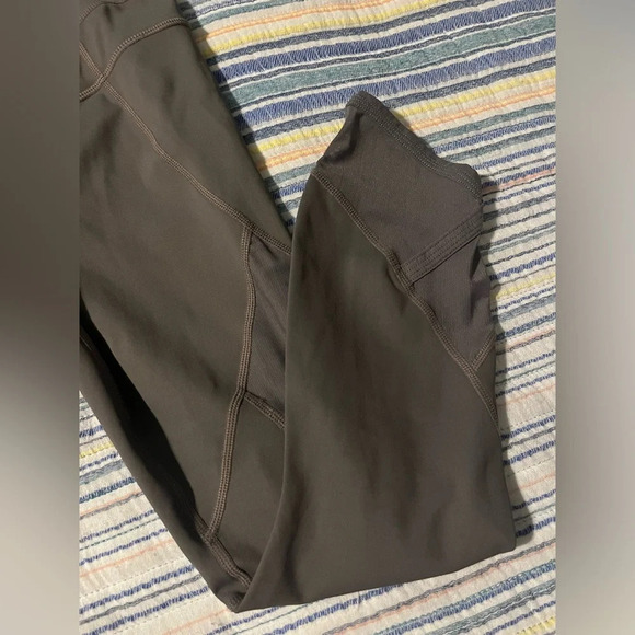 Athleta Capri Leggings - Picture 10 of 11